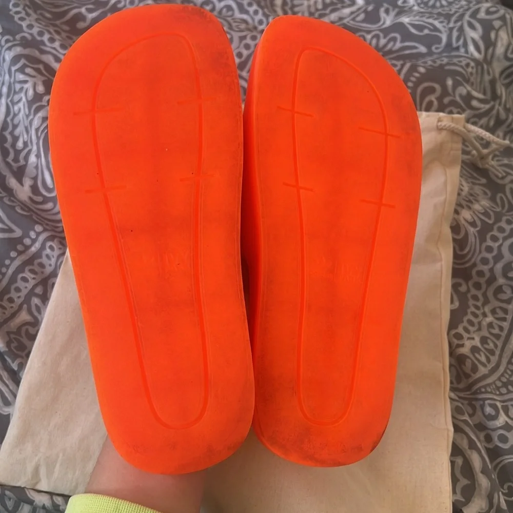 Shoes - Picture 2 of 4